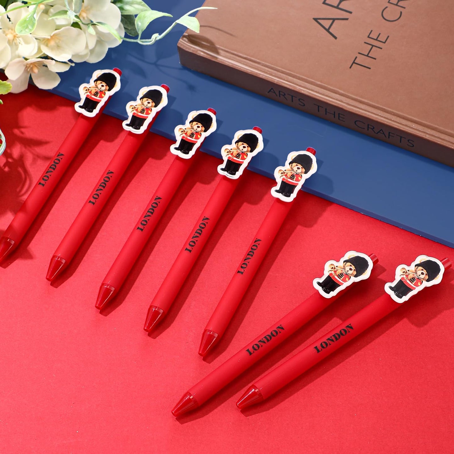 Sayglossy 10 Pcs London Souvenirs Gift Pens British Gifts Bulk London Ballpoint Pens with Guardsman Bear Clip Retractable Black Ink UK Souvenirs for Office Classroom Supplies