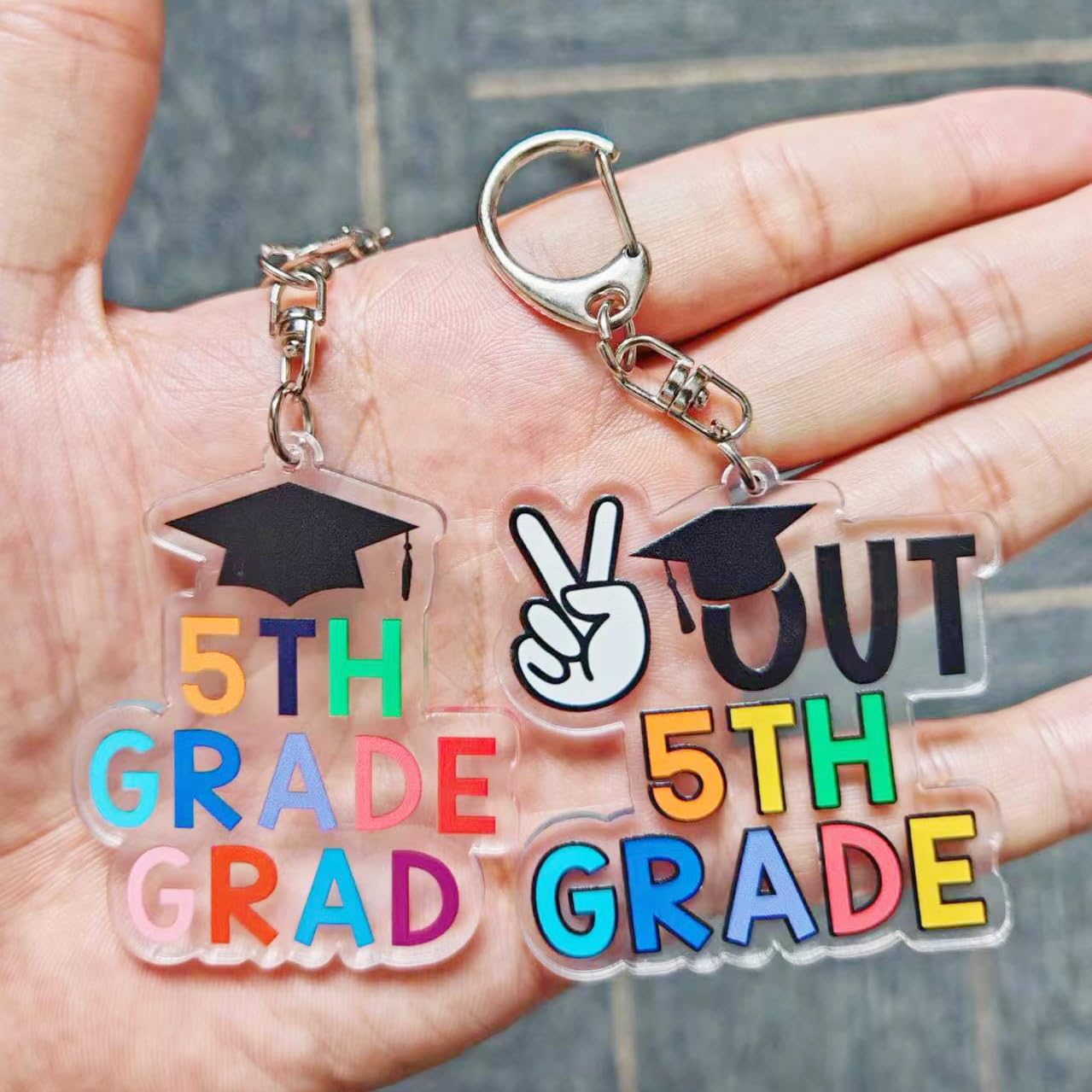 Aisosiks 5TH Grade Graduation Keychains Grad Gift for 5TH Grade Graduation Decorations 2026, Elementary School Graduation Gifts for Boys Girls Kids Fifth Grade Graduation Supplies