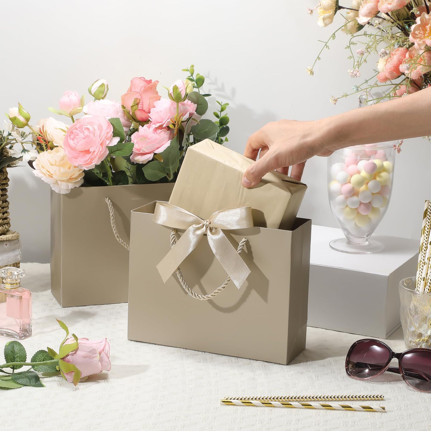 DOYIDE 30 Pack Gift Bags Medium Size with Ribbon and Greeting Cards Tissue Paper, 9"x7"x3.1" Portable Paper Gift Bag with Handles, Thank You Bags for Wedding Birthday Party Mothers Day Bridal Shower