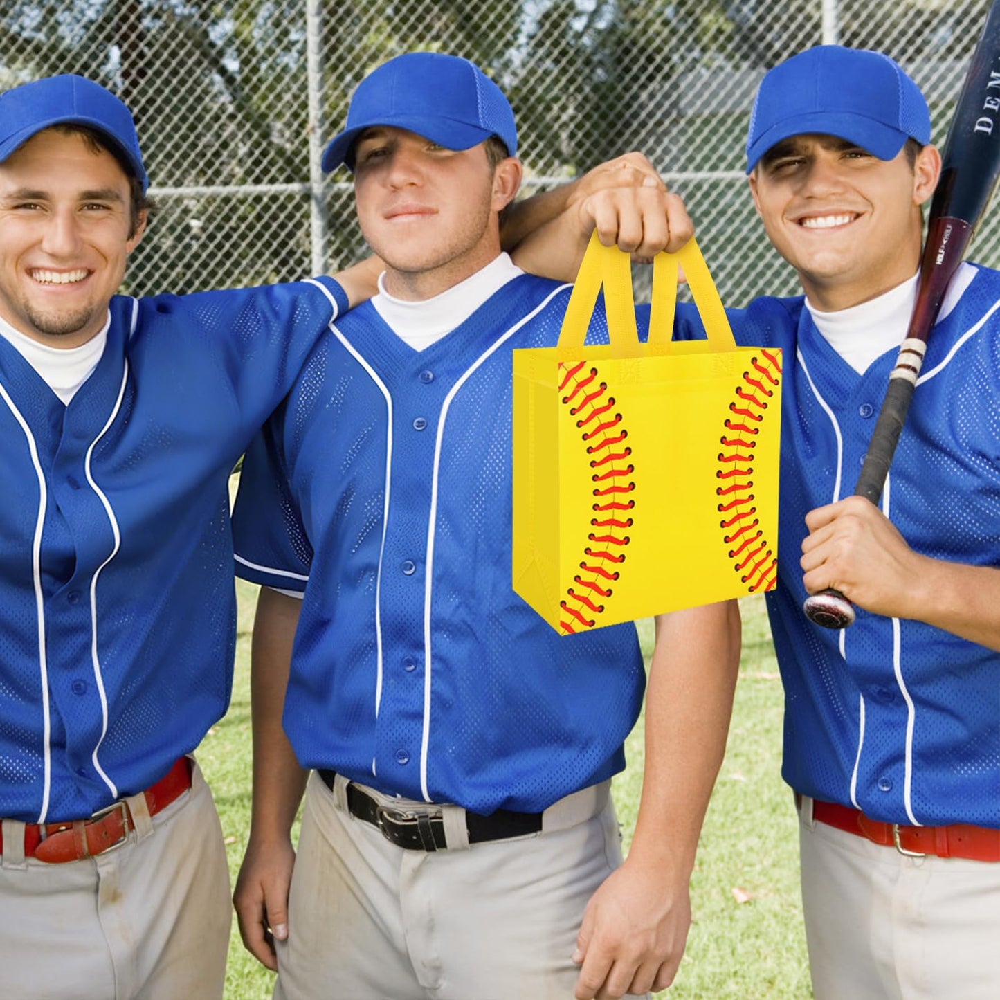 Hxezoc 12 Pieces Softball Gift Bags with Handle, Reusable Non Woven Treat Goodie Bag Sport Favor Bags For Softball Theme Birthday Party Decoration Supplies