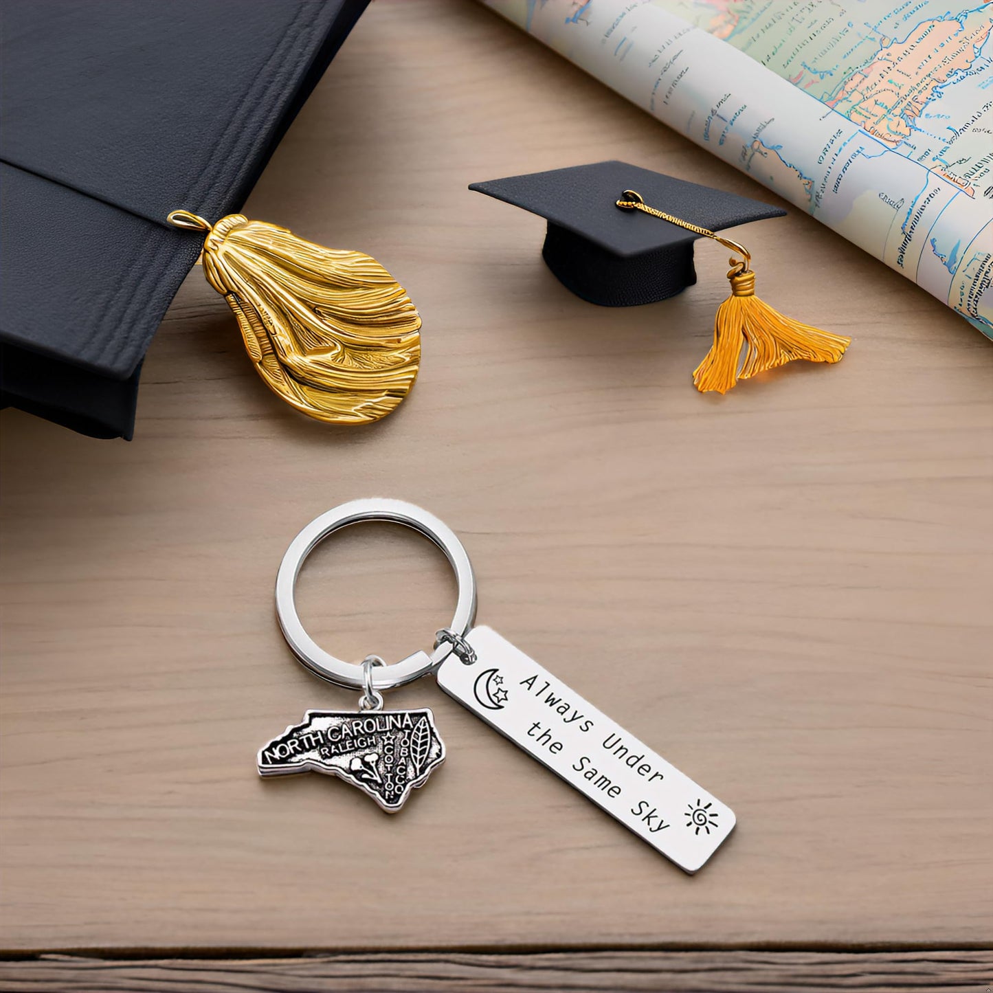 JJTZX Always Under the Same Sky US State Keychain Long Distance Map Keychain Graduation Gift between Best Friends