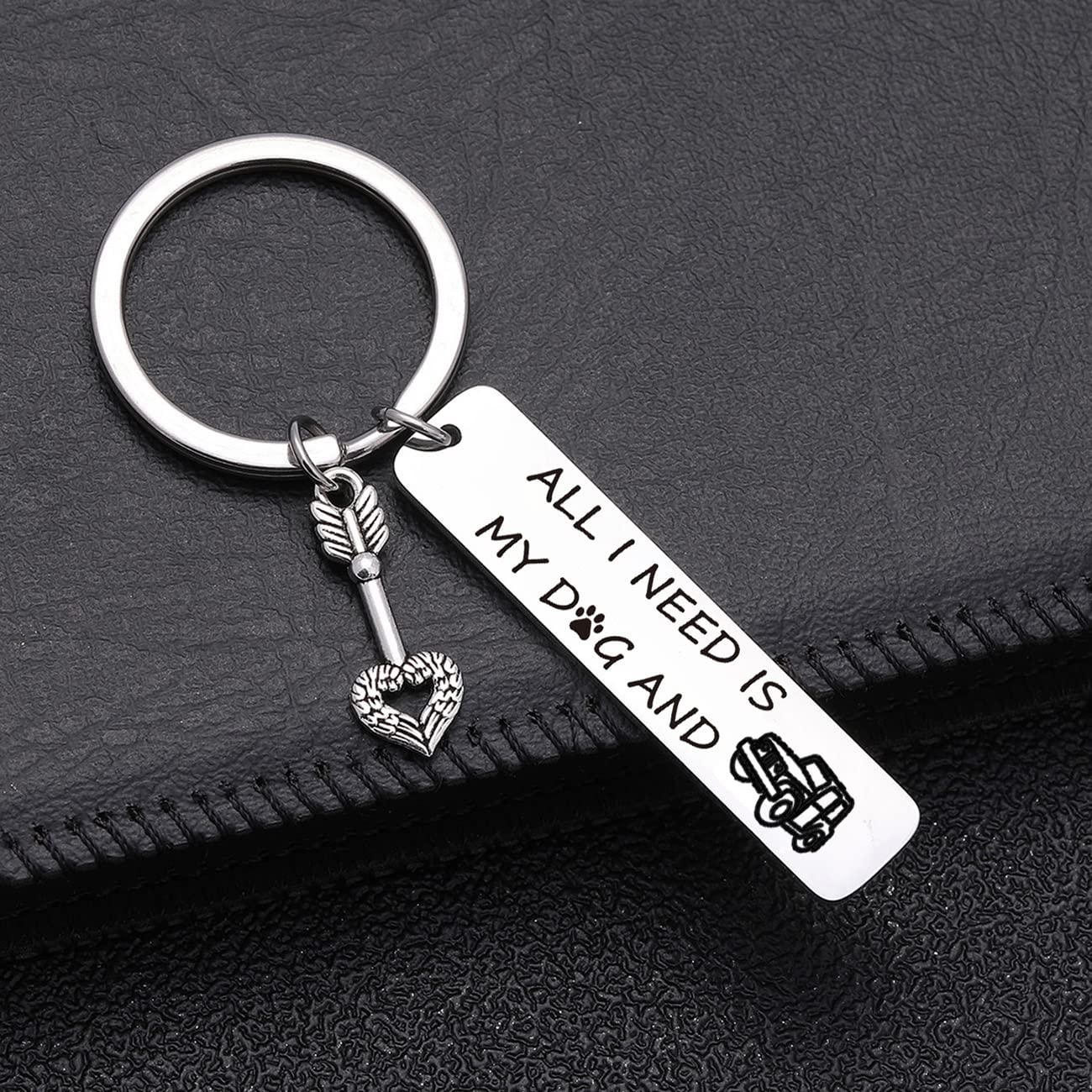 Wrangler SUV Lover Gift Keychain - Dog Mom SUV Keychain