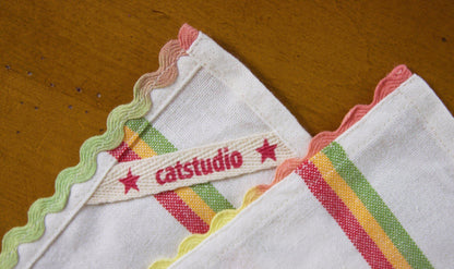 Catstudio Colorado Dish Towel - U.S. State Souvenir Kitchen and Hand Towel, Perfect Tea Towels for Colorado Lovers, Travel Souvenir, Housewarming Gifts, Couple Gifts