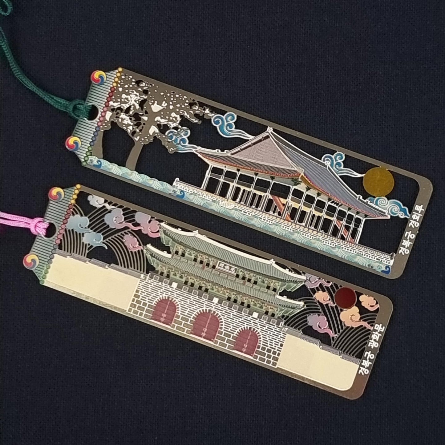 Korean Palace Gold Bookmarks - Gyeongbokgung 3-Piece Set with Traditional Tassels - Korean Souvenir New Year's Gifts