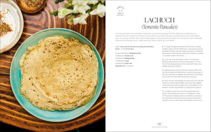 She's a Host: An Unbuttoned Cookbook for Elegant Entertaining