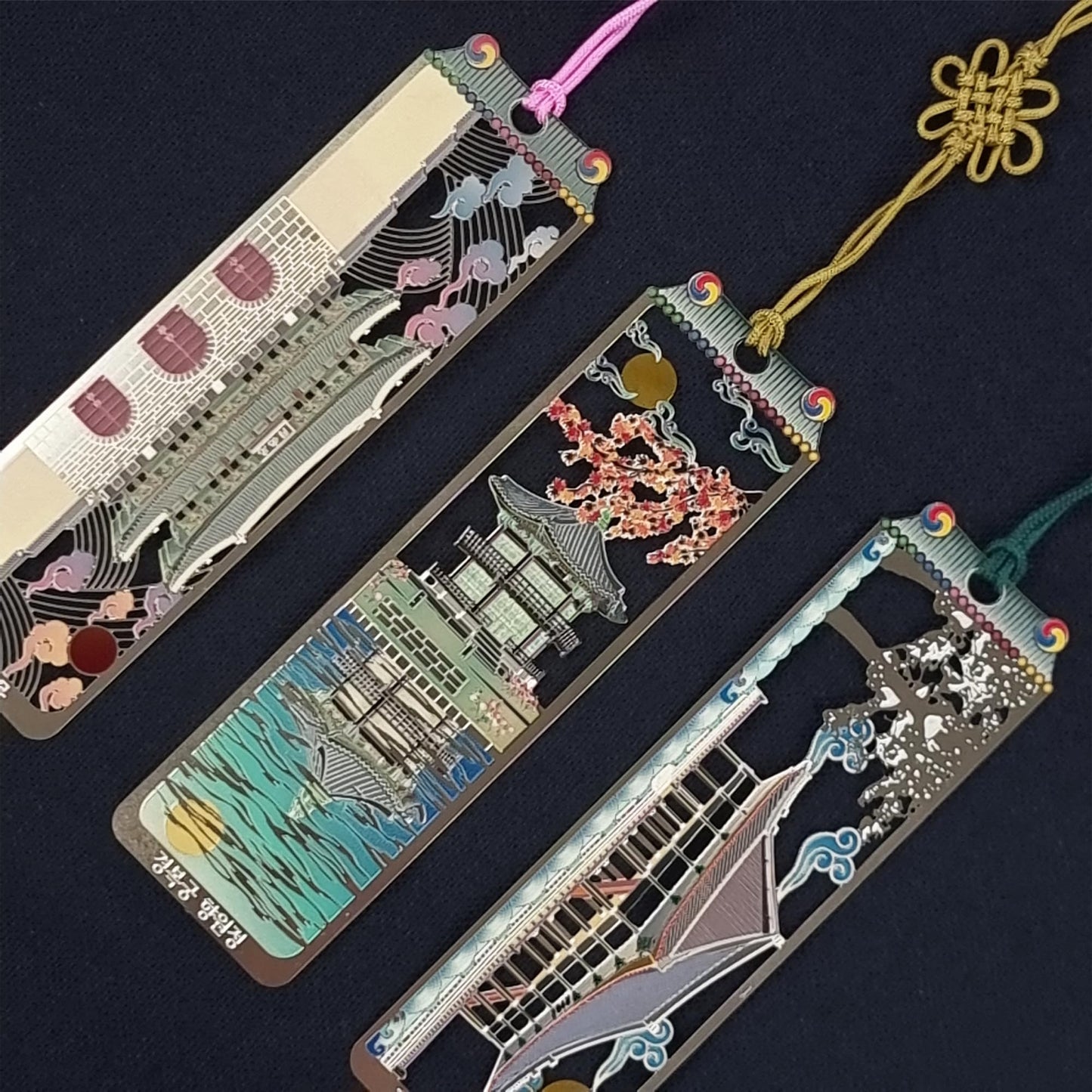 Korean Palace Gold Bookmarks - Gyeongbokgung 3-Piece Set with Traditional Tassels - Korean Souvenir New Year's Gifts