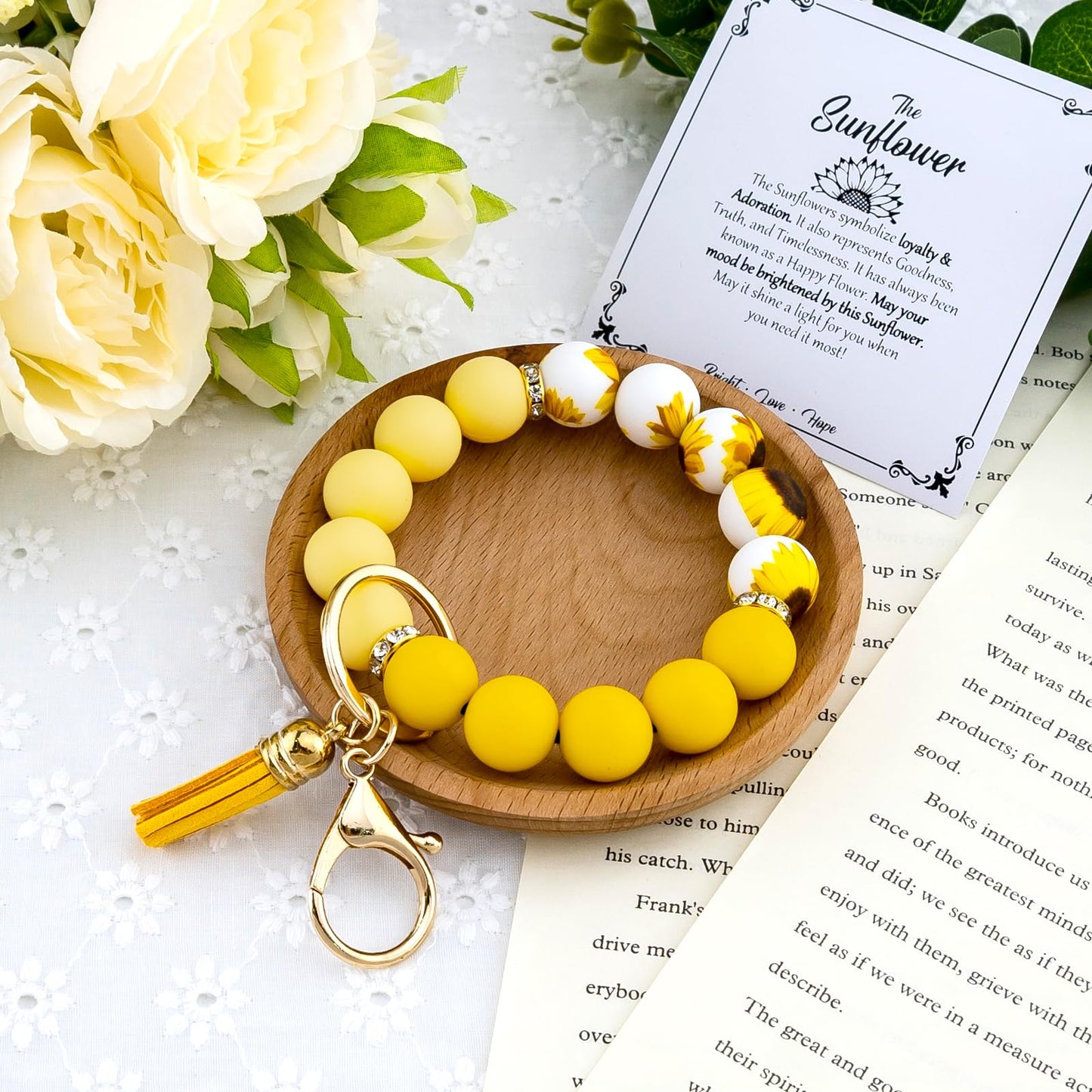 Sunflower Bracelet Gifts for Women Yellow Gifts for Women Sunflower Car Accessories Silicone Beaded Wristlet Keychain Yellow Sunflower Bracelet for Sunflowers Lovers