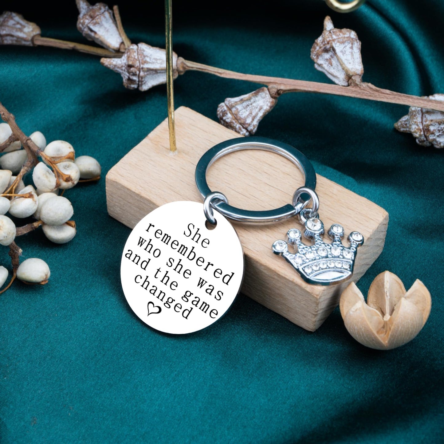 Break Up Gift Crown Keychain Divorce Gifts For Women Inspirational Keychains Gifts For Friends Daughter Mom Girls Encouragement Gift For Her Thoughtful Accessories Birthday Christmas