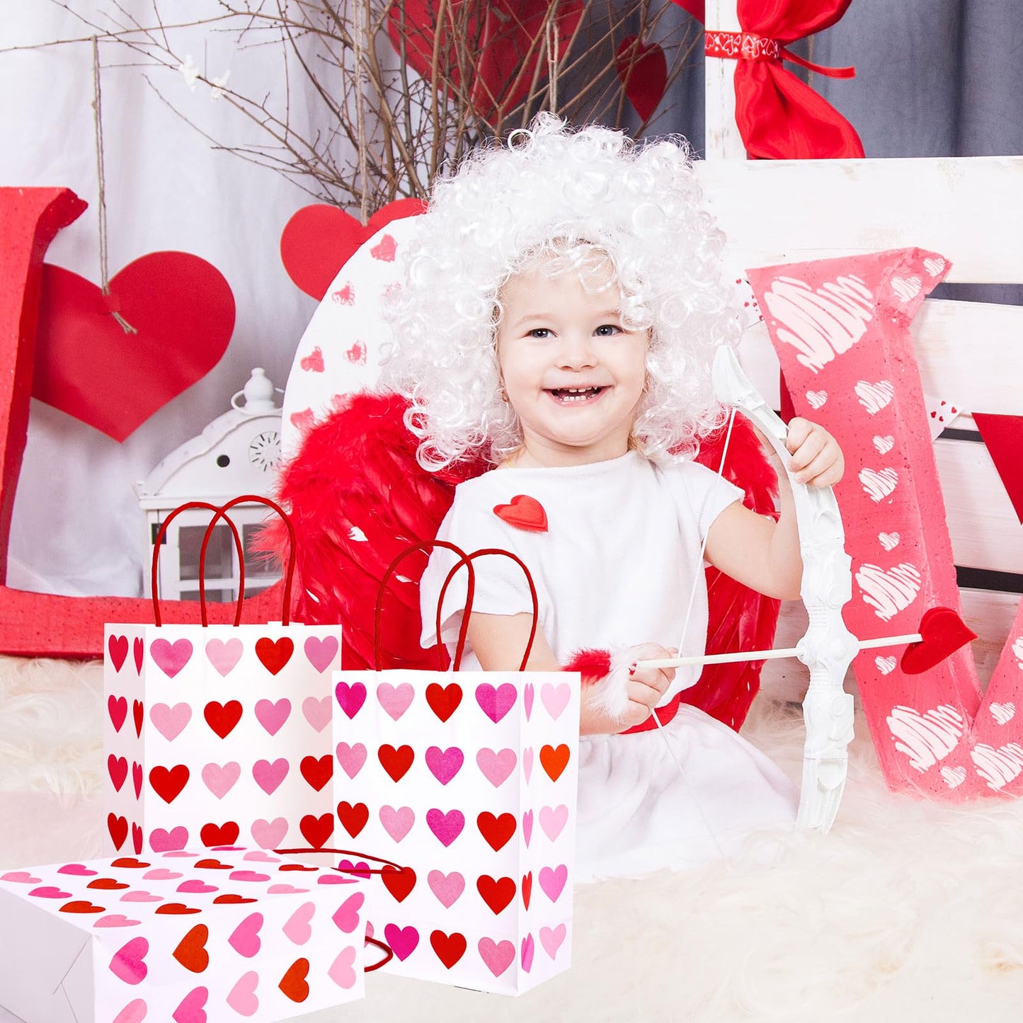 FYSUIMU 24Pcs Valentine' s Day Paper Gift Bags Red Pink Love Heart Candy Goodie Bags with Handles for Wedding Anniversary Mother' s Day Birthday Party Favors