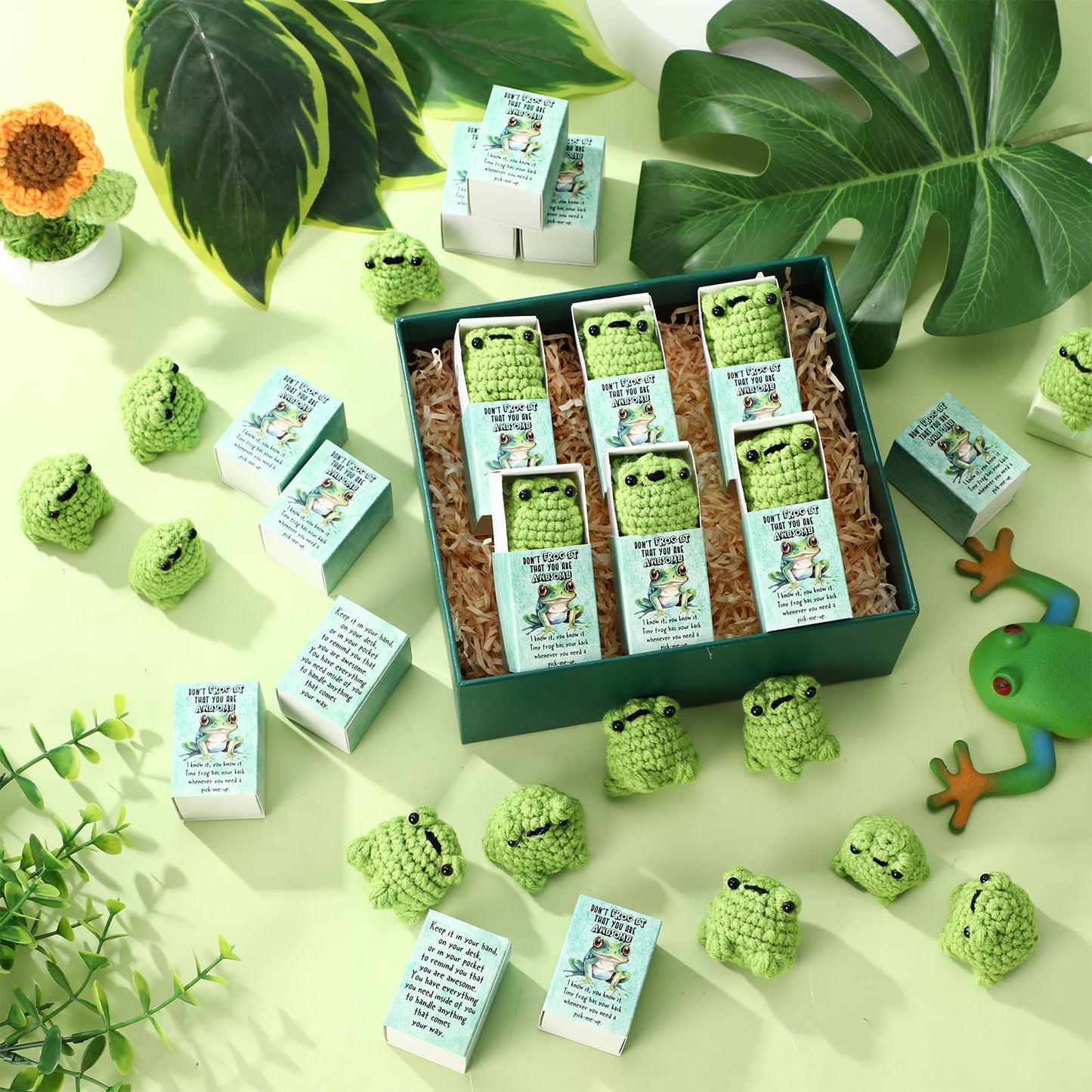 Wettarn 36 Sets Frog Pocket Hug Token Gifts Bulk Crocheted Frog with Box Encourage Positive Greeting Gifts for Women Passover Friend Employees Staff Office Teacher Nurse Week