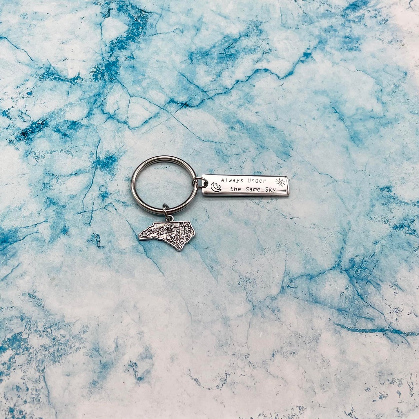 JJTZX Always Under the Same Sky US State Keychain Long Distance Map Keychain Graduation Gift between Best Friends