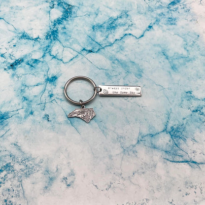 JJTZX Always Under the Same Sky US State Keychain Long Distance Map Keychain Graduation Gift between Best Friends