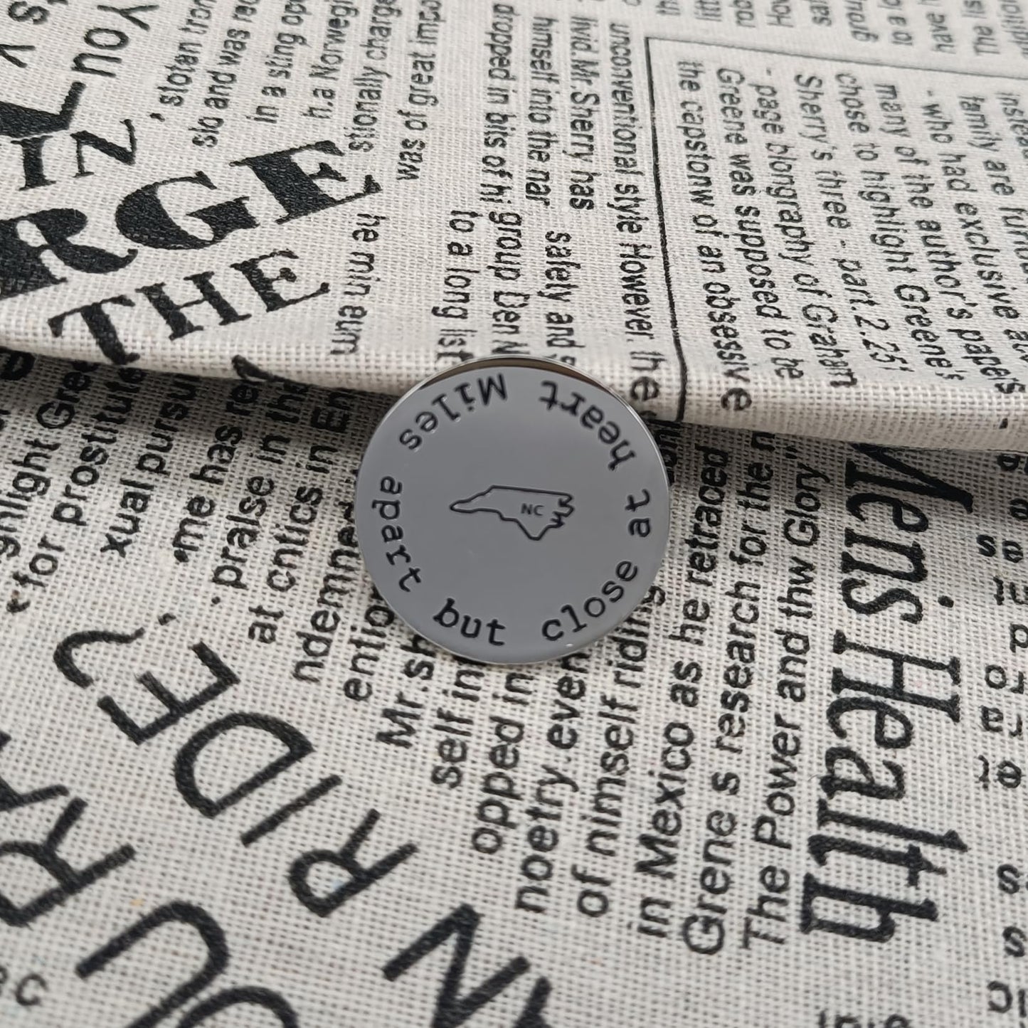 JJTZX Pocket Hug Token for Long Distance Relationship Gifts Miles Apart but Close at Heart United States Map Keychain