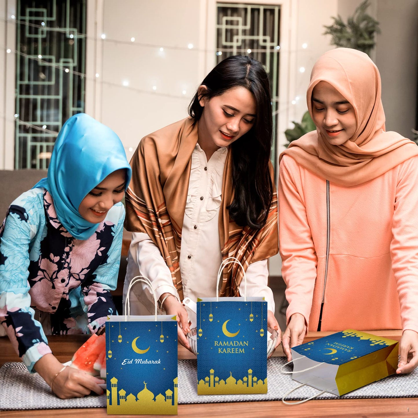 Sinmoe 18 Pcs Eid Mubarak Paper Gift Bags with Handle, Ramadan Mubarak Goodies Paper Treat Bags for Gifts Wrapping Muslim Ramadan Party Supplies, 8.7 x 6.3 x 3.1 Inches