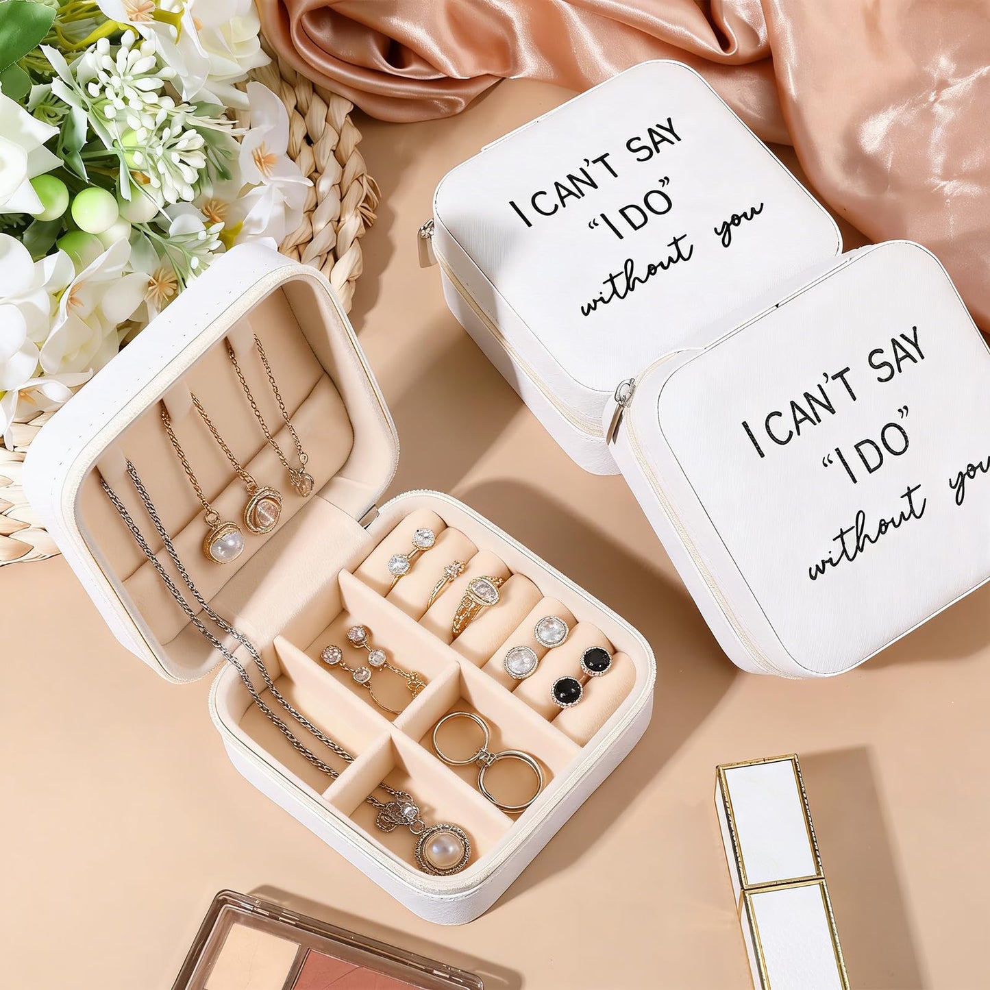 8 Pack Small Jewelry Box Bridesmaid Proposal Gifts, Pu Leather Potable Travel Jewelry Case Bridesmaid Gifts, Rings Necklaces Earrings White Storage Box for Women Bridal Shower Engagement Wedding
