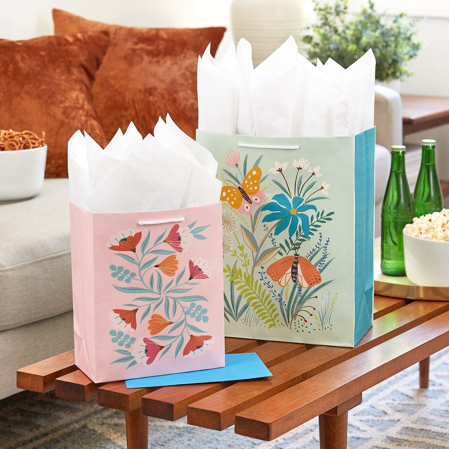Hallmark Spring Gift Bags in Assorted Sizes (8 Bags: 4 Medium 9", 4 Large 13") Florals, Lemons, Teal, Pink and Yellow for Easter, Birthdays, Mother's Day, Bridal Showers