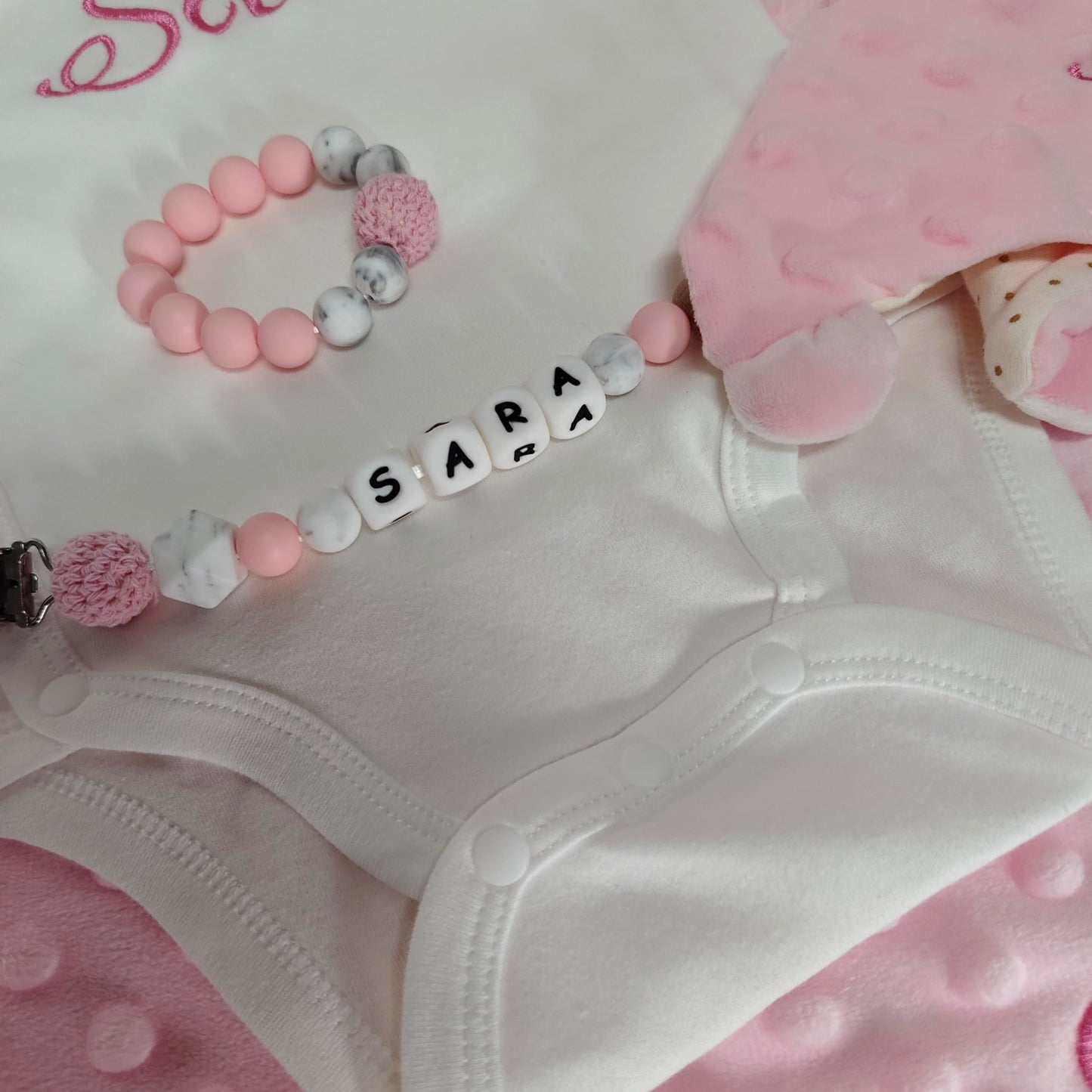Personalized Newborn Baby Gift Sets, Customized Essential Stuff for Newborn Girl, Custom Embroidered Baby Blanket Onesie Hat Beanie Pacifier Clip Security Blanket with Name