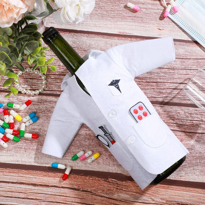 White Coat Wine Bag Doctor Wine Cover Felt Doctor Wines Insulated Cover Nurse Wines Wrapping Bag with Syringe Necklace for Ceremony Gifts Male Female Graduation Birthday Anniversary Nurse Practitioner