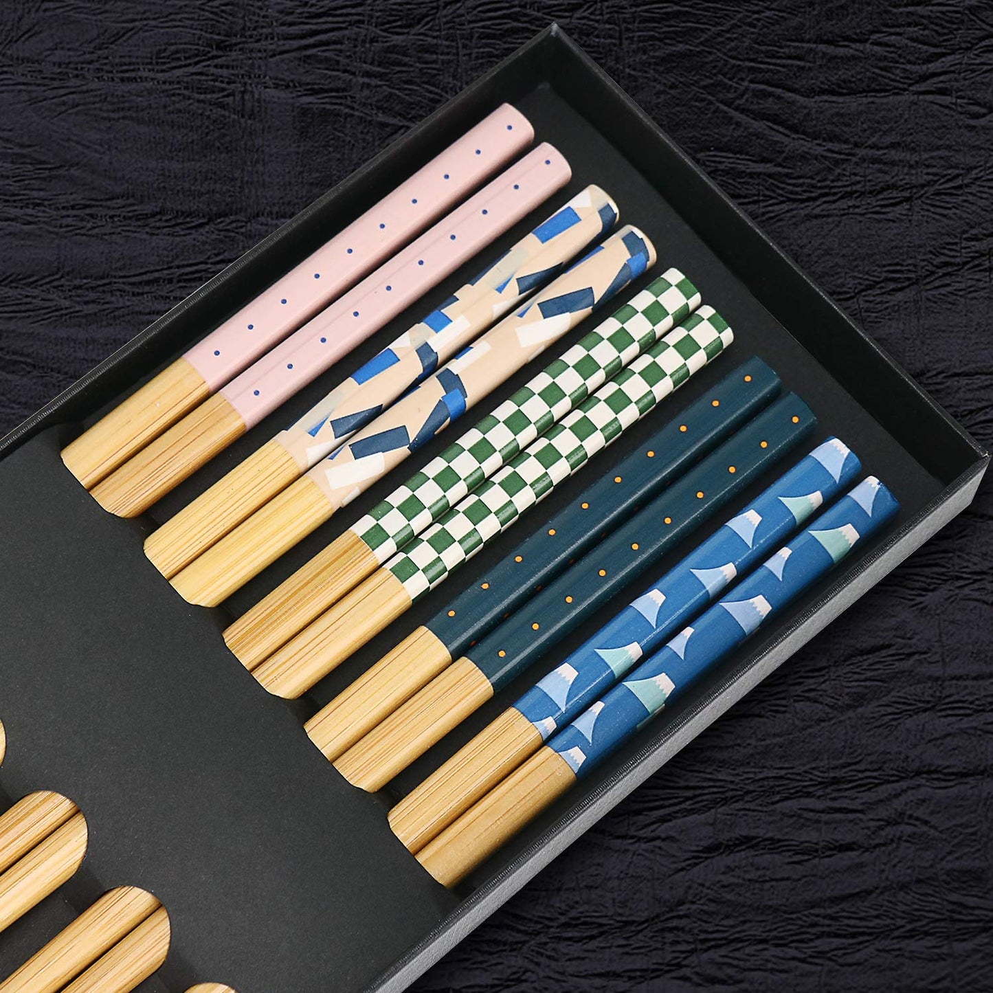 5 Pairs Japanese Natural Bamboo Chopsticks with Unique Pattern Dishwasher Safe, Reusable Non-Slip Chopstick Gift Set for Asian Dishes Sushi Rice Noodles, Nicely Boxed Chinese Chop Sticks Functional