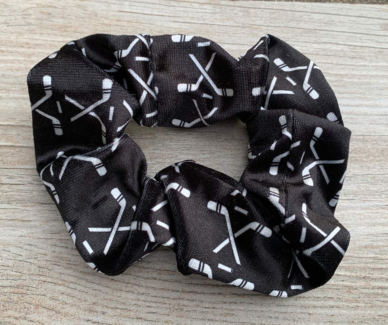 Infinity Collection Hockey Scrunchie, Girls Premium Velvet Hair Accessories, Hockey Gift for Women, Teens and Girls, Black, White