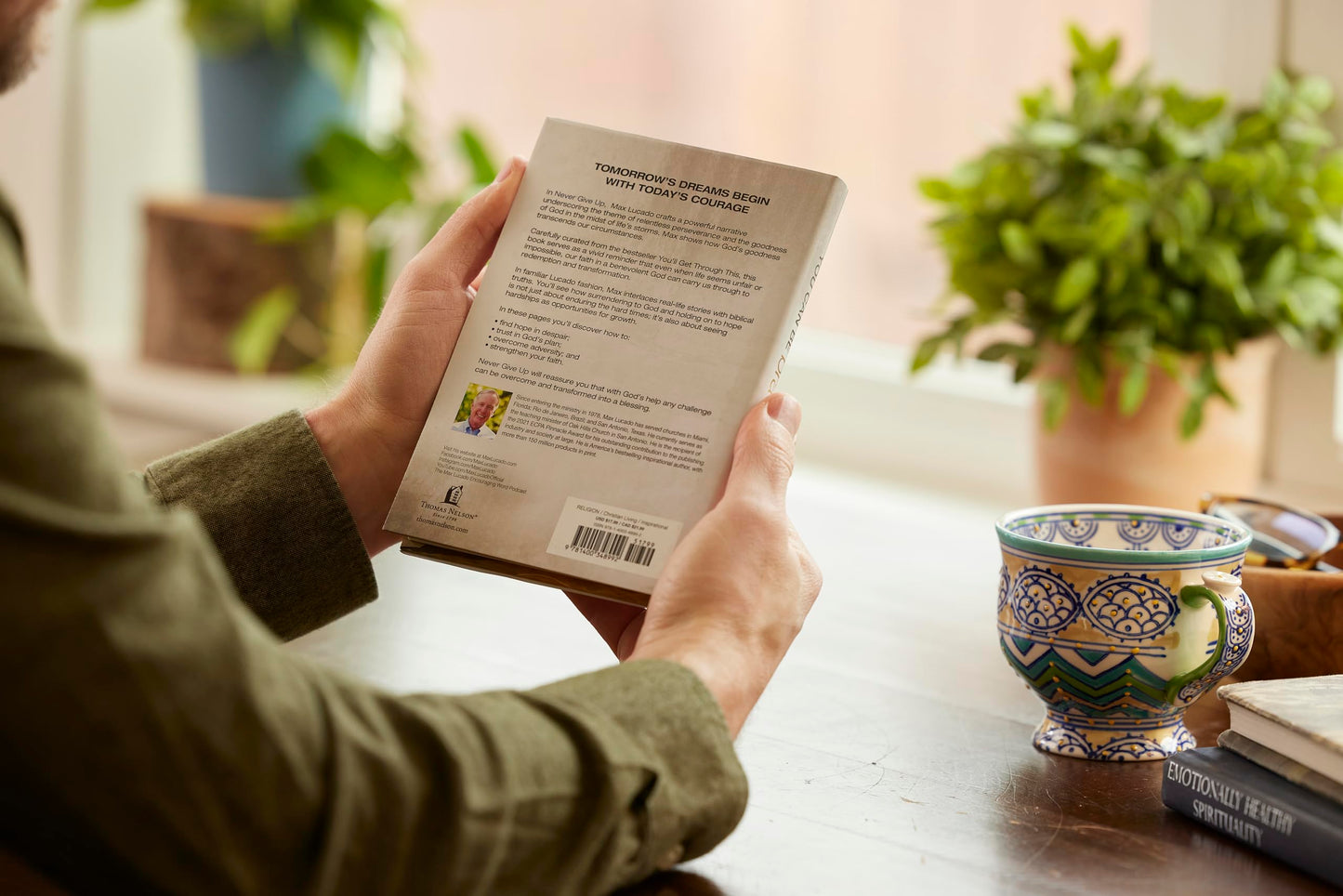You Can Be Brave: Tomorrow’s Dream Begins with Today’s Courage – The Perfect Christian Graduation Gift to Celebrate Your Grad