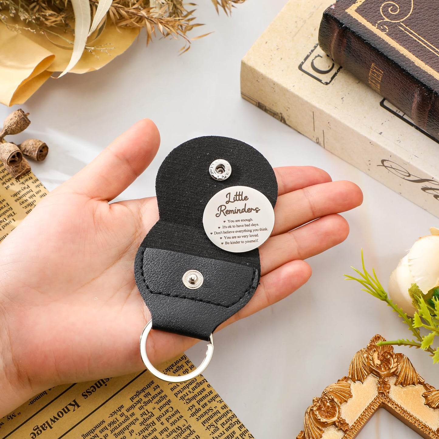 Sureio Pocket Hug Token Gifts for Men Boyfriend Girlfriend Inspirational Gift for Son Daughter Brother with Leather Keychain