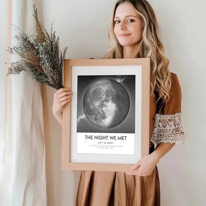 DREAM BIG PRINTABLES Custom Moon Phase Gift for Specific Date | Romantic Gifts for Her | Gifts for Husband | Personalized Night Sky | Paper Anniversary | Grey with Polaroid Border & Back Glow
