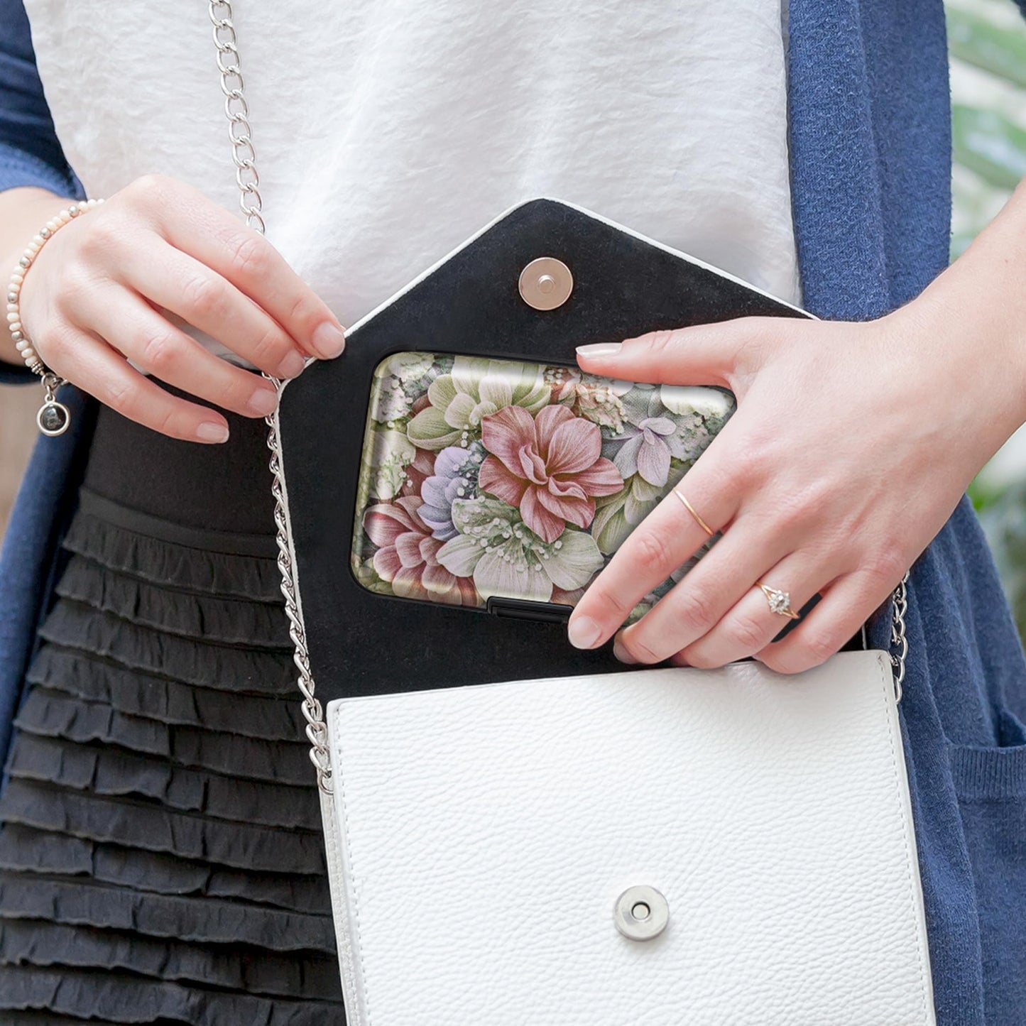 Mayski Credit Card Holder for Women, RFID Blocking, Happy Flower Aluminum Alloy Hard Case, Small Mini Business Metal Wallet for Men