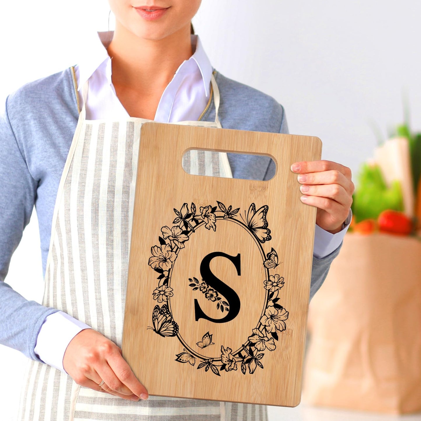 Personalized Cutting Board, Initial Christmas Birthday Gifts for Women Wedding Gifts for Couple, Monogrammed Gift for Women Sister Friend, Unique Gift for Christmas Anniversary Housewarming(Letter S)
