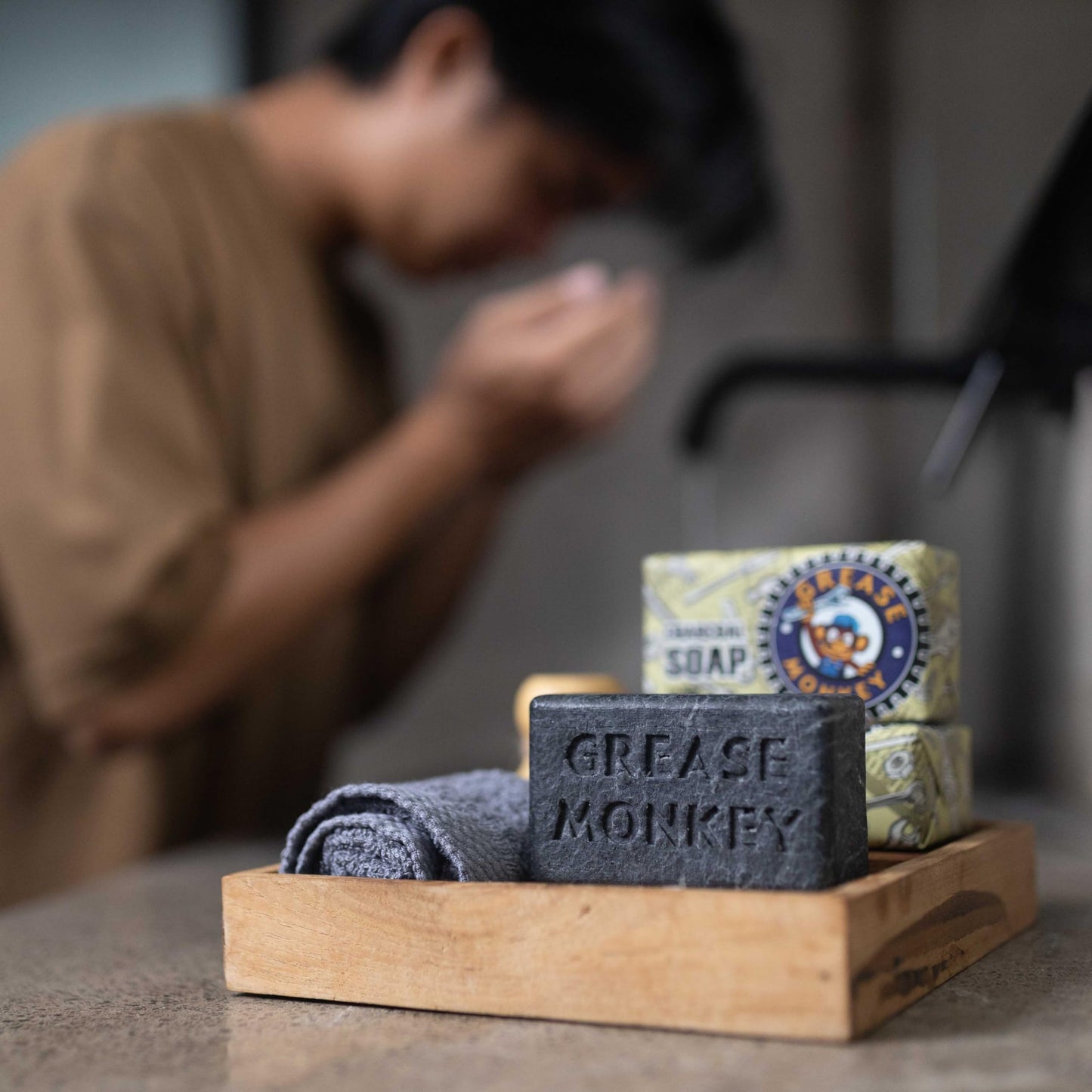 Bali Soap Grease Monkey - Natural Bar Soap for Men, Mechanic Gifts - Activated Charcoal Scrub, Exfoliating, Moisturizing, 1-Pack 7oz