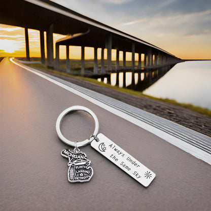 JJTZX Always Under the Same Sky US State Keychain Long Distance Map Keychain Graduation Gift between Best Friends