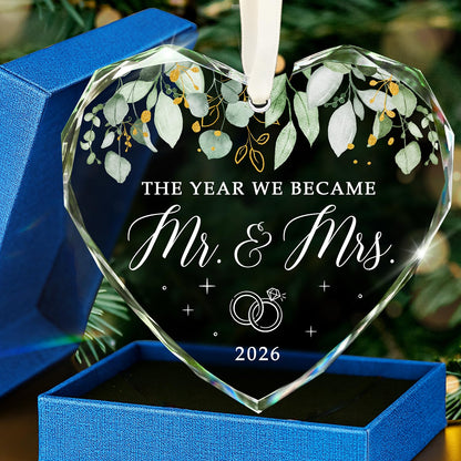 HEXMOZ Wedding Gifts for Couples 2026 - Mr and Mrs Gifts - Bridal Shower Gift, Wedding Ideas for Newly Wed, Bride, Future Mr Mrs - Just Married Glass Ornament 2026, 1st Married Couple Christmas Decor