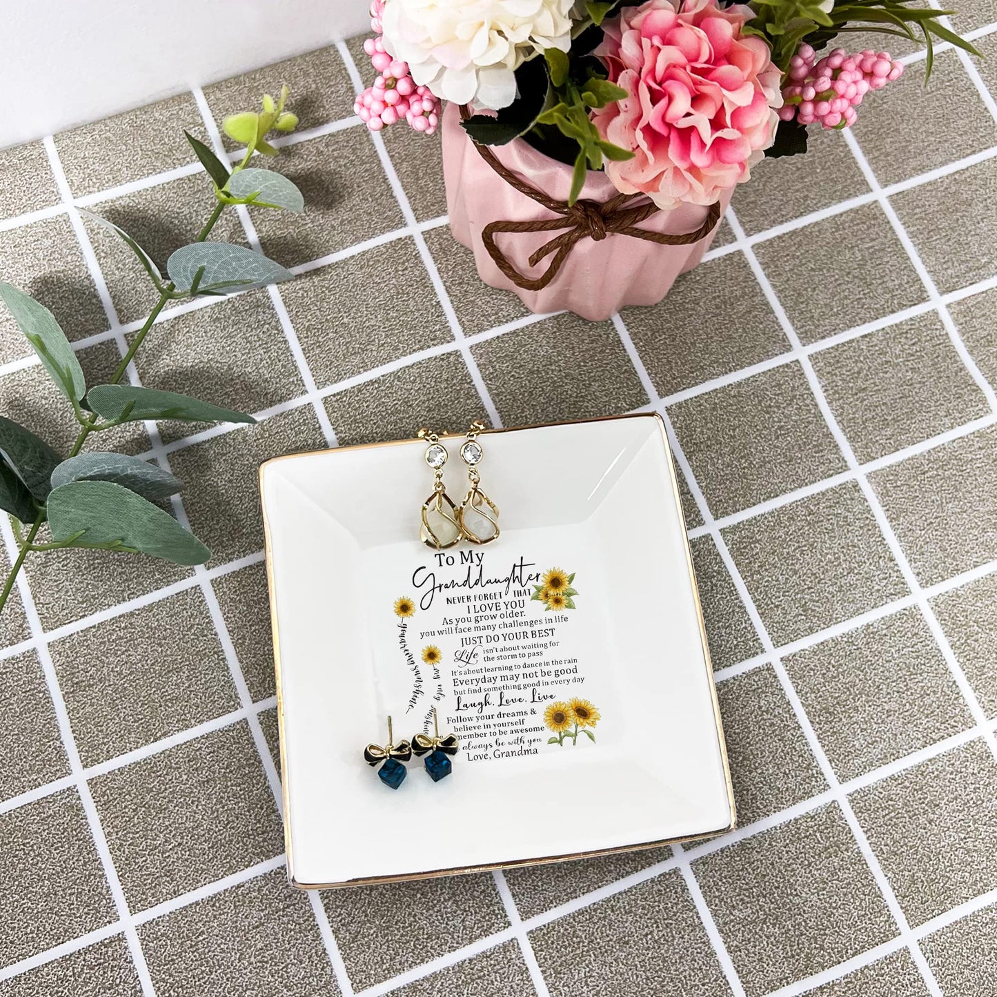 XJF To my Granddaughter Gift from Grandma, Granddaughter Ceramic Jewelry Trinket Dish, Birthday, Graduation, Christmas Gift for Granddaughter from Grandparents