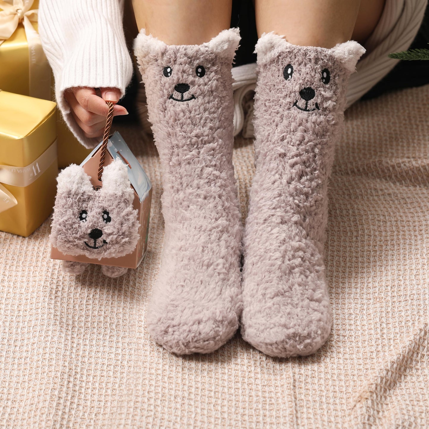 HHUQ Birthday Gifts for Women, Mothers Day Gifts for Mom, Warm and Cozy Gifts for Friends Teacher Sister Bestie Girlfriend Coworkers Wife Daughter Grandma Aunt, Cute Fuzzy Animal Fuzzy Socks