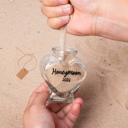 Honeymoon Sand Keepsake Jar 2026，Bridal Shower, Wedding, Engagement, Honeymoon, Travel for Couples, Newlywed, Fiance(Gift Box Includes) - 40ml Heart Shape Glass