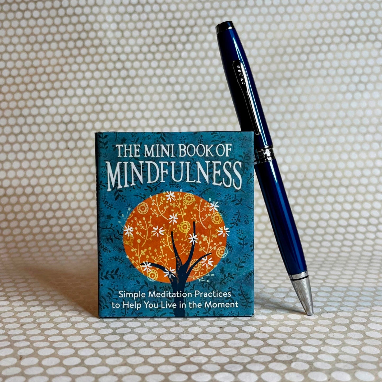 The Mini Book of Mindfulness: Simple Meditation Practices to Help You Live in the Moment (RP Minis)
