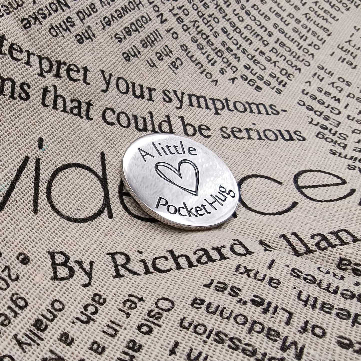 JJTZX Pocket Hug Token for Long Distance Relationship Gifts Miles Apart but Close at Heart United States Map Keychain