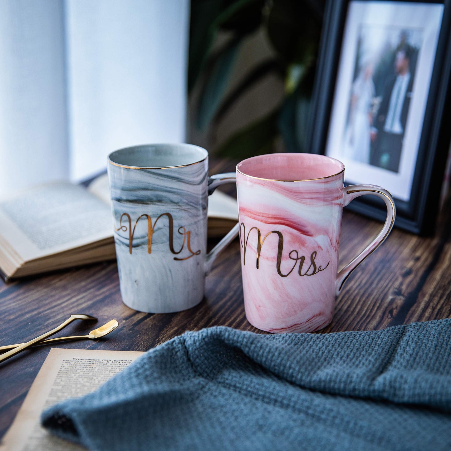 Jumway Wedding Gifts for Bride and Groom, Gifts for Bridal Shower Engagement Wedding and Married Couples Anniversary - Ceramic Marble Coffee Mugs with Real Gold Mr/Mrs Letters 14 Oz Pink