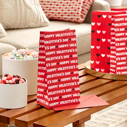 Hallmark Valentine's Day Paper Treat Sacks (30 Bags: Happy Valentine's Day, Hearts) for Classroom Parties, Valentines, Kids, Coworkers